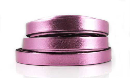 Lederband - lila metallic- 10 x 2 mm
